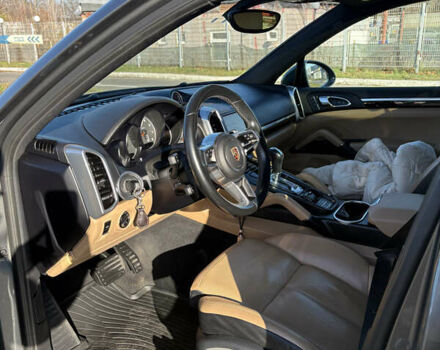 Серый Порше Каен, объемом двигателя 3.6 л и пробегом 171 тыс. км за 27000 $, фото 21 на Automoto.ua