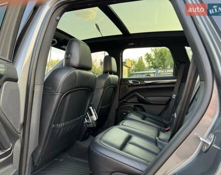 Сірий Порше Cayenne, об'ємом двигуна 3 л та пробігом 92 тис. км за 29500 $, фото 20 на Automoto.ua