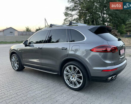 Серый Порше Каен, объемом двигателя 3 л и пробегом 191 тыс. км за 28000 $, фото 12 на Automoto.ua