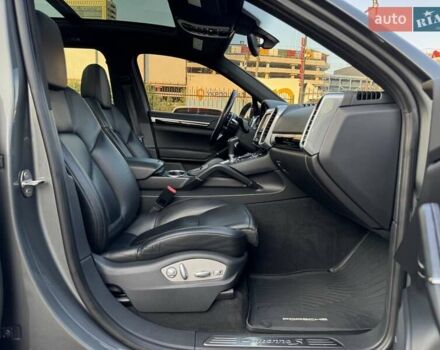 Сірий Порше Cayenne, об'ємом двигуна 3 л та пробігом 92 тис. км за 29500 $, фото 18 на Automoto.ua