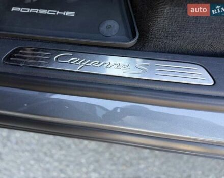 Порше Каен 2015 в Малине на Automoto.ua Серый Порше Каен, объемом двигателя 3 л и пробегом 94 тыс. км за 28700 $, фото 12 на Automoto.ua