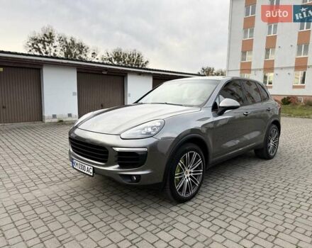 Порше Каен 2015 в Малине на Automoto.ua Серый Порше Каен, объемом двигателя 3 л и пробегом 94 тыс. км за 28700 $, фото 8 на Automoto.ua