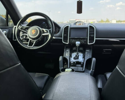 Серый Порше Каен, объемом двигателя 3.6 л и пробегом 199 тыс. км за 19900 $, фото 12 на Automoto.ua