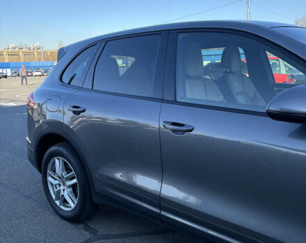 Серый Порше Каен, объемом двигателя 3.6 л и пробегом 171 тыс. км за 27000 $, фото 6 на Automoto.ua