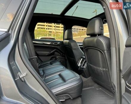 Сірий Порше Cayenne, об'ємом двигуна 3 л та пробігом 92 тис. км за 29500 $, фото 19 на Automoto.ua
