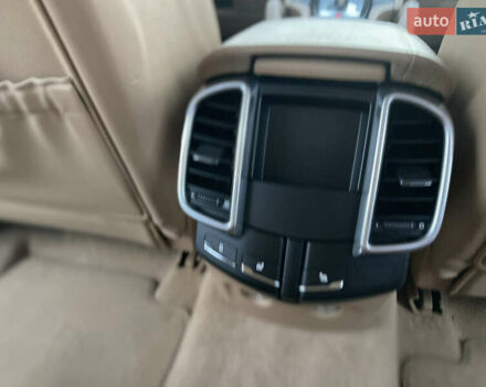 Серый Порше Каен, объемом двигателя 3 л и пробегом 191 тыс. км за 28000 $, фото 19 на Automoto.ua