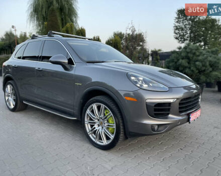 Серый Порше Каен, объемом двигателя 3 л и пробегом 191 тыс. км за 28000 $, фото 3 на Automoto.ua