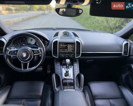 Порше Каен 2015 в Малине на Automoto.ua Серый Порше Каен, объемом двигателя 3 л и пробегом 94 тыс. км за 28700 $, фото 18 на Automoto.ua