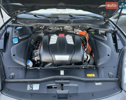 Серый Порше Каен, объемом двигателя 3 л и пробегом 191 тыс. км за 28000 $, фото 33 на Automoto.ua