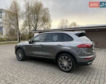 Порше Каен 2015 в Малине на Automoto.ua Серый Порше Каен, объемом двигателя 3 л и пробегом 94 тыс. км за 28700 $, фото 6 на Automoto.ua