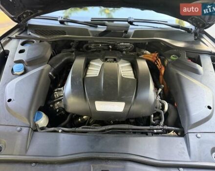 Порше Каен 2015 в Малине на Automoto.ua Серый Порше Каен, объемом двигателя 3 л и пробегом 94 тыс. км за 28700 $, фото 36 на Automoto.ua