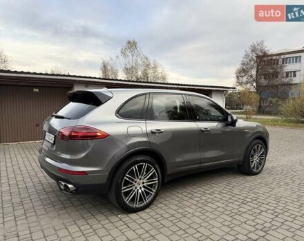 Порше Каен 2015 в Малине на Automoto.ua Серый Порше Каен, объемом двигателя 3 л и пробегом 94 тыс. км за 28700 $, фото 1 на Automoto.ua