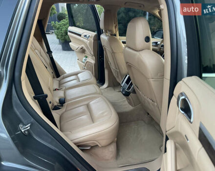 Серый Порше Каен, объемом двигателя 3 л и пробегом 191 тыс. км за 28000 $, фото 17 на Automoto.ua