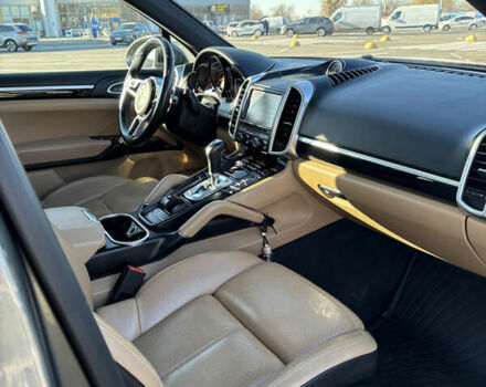 Серый Порше Каен, объемом двигателя 3.6 л и пробегом 171 тыс. км за 27000 $, фото 16 на Automoto.ua