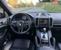 Порше Каен 2015 в Малине на Automoto.ua Серый Порше Каен, объемом двигателя 3 л и пробегом 94 тыс. км за 28700 $, фото 14 на Automoto.ua