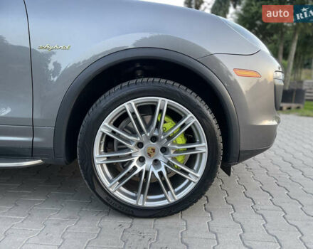 Серый Порше Каен, объемом двигателя 3 л и пробегом 191 тыс. км за 28000 $, фото 7 на Automoto.ua