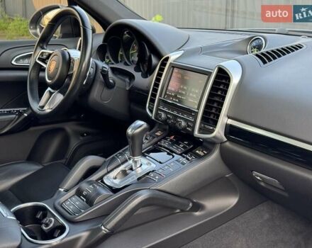 Сірий Порше Cayenne, об'ємом двигуна 3 л та пробігом 92 тис. км за 29500 $, фото 17 на Automoto.ua
