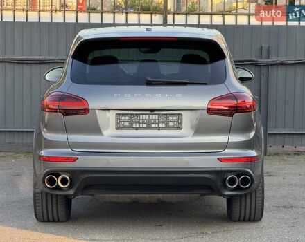Сірий Порше Cayenne, об'ємом двигуна 3 л та пробігом 92 тис. км за 29500 $, фото 4 на Automoto.ua