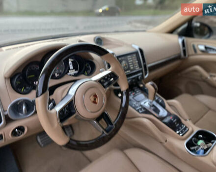 Серый Порше Каен, объемом двигателя 3 л и пробегом 191 тыс. км за 28000 $, фото 28 на Automoto.ua