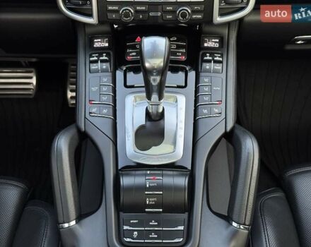 Сірий Порше Cayenne, об'ємом двигуна 3 л та пробігом 92 тис. км за 29500 $, фото 15 на Automoto.ua