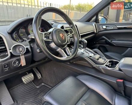 Сірий Порше Cayenne, об'ємом двигуна 3 л та пробігом 92 тис. км за 29500 $, фото 6 на Automoto.ua