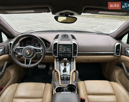 Сірий Порше Cayenne, об'ємом двигуна 4.81 л та пробігом 77 тис. км за 44000 $, фото 16 на Automoto.ua