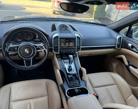 Сірий Порше Cayenne, об'ємом двигуна 3.6 л та пробігом 180 тис. км за 15800 $, фото 14 на Automoto.ua