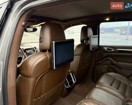 Серый Порше Каен, объемом двигателя 4.13 л и пробегом 261 тыс. км за 39900 $, фото 27 на Automoto.ua