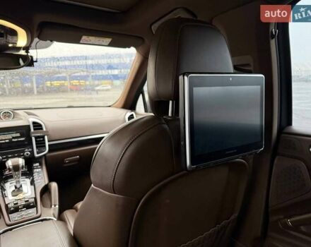 Серый Порше Каен, объемом двигателя 4.13 л и пробегом 261 тыс. км за 39900 $, фото 31 на Automoto.ua