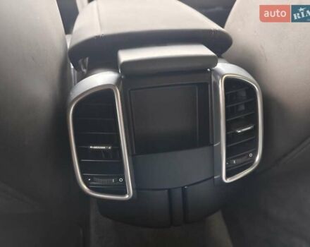 Сірий Порше Cayenne, об'ємом двигуна 3 л та пробігом 125 тис. км за 51500 $, фото 29 на Automoto.ua
