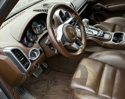 Серый Порше Каен, объемом двигателя 4.13 л и пробегом 261 тыс. км за 39900 $, фото 40 на Automoto.ua