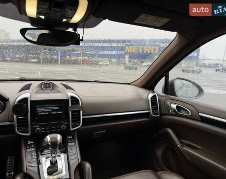 Серый Порше Каен, объемом двигателя 4.13 л и пробегом 261 тыс. км за 39900 $, фото 29 на Automoto.ua