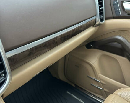 Сірий Порше Cayenne, об'ємом двигуна 4.81 л та пробігом 77 тис. км за 44000 $, фото 31 на Automoto.ua