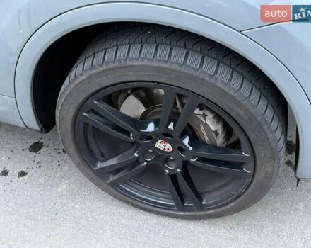 Сірий Порше Cayenne, об'ємом двигуна 3.6 л та пробігом 150 тис. км за 28000 $, фото 4 на Automoto.ua