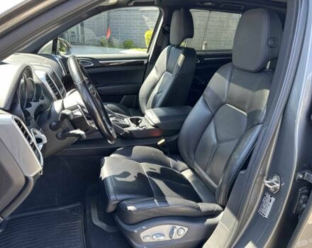 Серый Порше Каен, объемом двигателя 3.6 л и пробегом 72 тыс. км за 13000 $, фото 8 на Automoto.ua