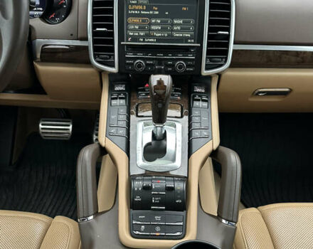 Сірий Порше Cayenne, об'ємом двигуна 4.81 л та пробігом 77 тис. км за 44000 $, фото 17 на Automoto.ua