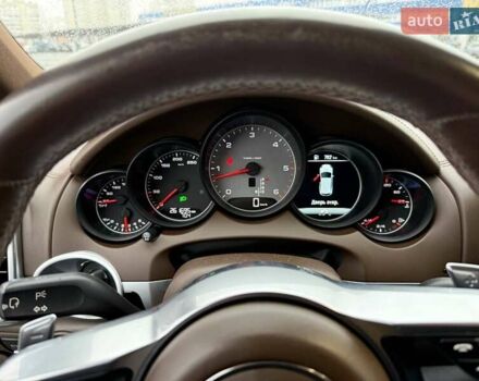 Серый Порше Каен, объемом двигателя 4.13 л и пробегом 261 тыс. км за 39900 $, фото 38 на Automoto.ua