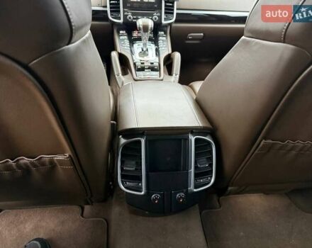 Серый Порше Каен, объемом двигателя 4.13 л и пробегом 261 тыс. км за 39900 $, фото 32 на Automoto.ua