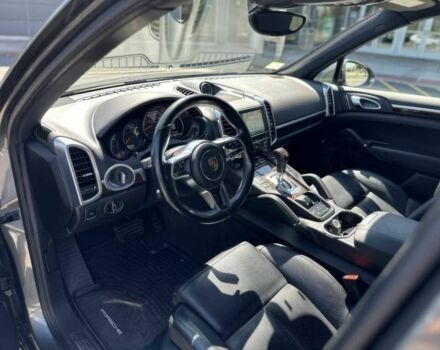 Серый Порше Каен, объемом двигателя 3.6 л и пробегом 72 тыс. км за 13000 $, фото 9 на Automoto.ua