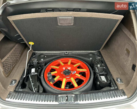 Сірий Порше Cayenne, об'ємом двигуна 4.81 л та пробігом 77 тис. км за 44000 $, фото 10 на Automoto.ua