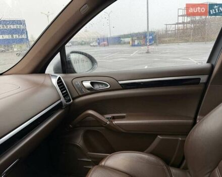 Серый Порше Каен, объемом двигателя 4.13 л и пробегом 261 тыс. км за 39900 $, фото 35 на Automoto.ua