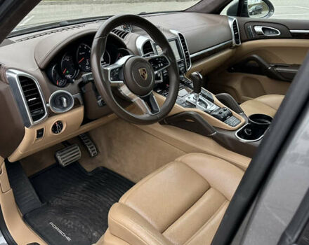Сірий Порше Cayenne, об'ємом двигуна 4.81 л та пробігом 77 тис. км за 44000 $, фото 18 на Automoto.ua