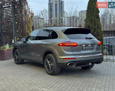 Сірий Порше Cayenne, об'ємом двигуна 3.6 л та пробігом 61 тис. км за 29900 $, фото 3 на Automoto.ua