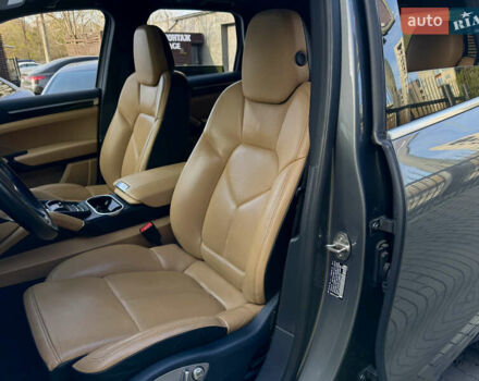 Сірий Порше Cayenne, об'ємом двигуна 3.6 л та пробігом 61 тис. км за 29900 $, фото 7 на Automoto.ua