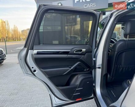 Порше Каен 2017 в Киеве на Automoto.ua Серый Порше Каен, объемом двигателя 3.6 л и пробегом 130 тыс. км за 33999 $, фото 35 на Automoto.ua