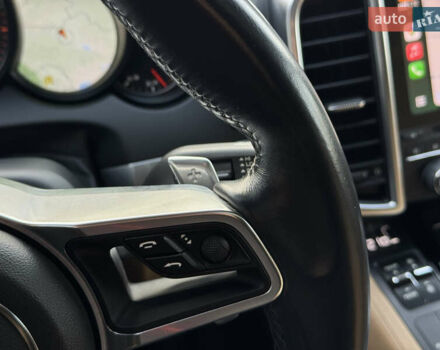 Сірий Порше Cayenne, об'ємом двигуна 3.6 л та пробігом 61 тис. км за 29900 $, фото 26 на Automoto.ua