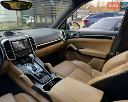 Сірий Порше Cayenne, об'ємом двигуна 3.6 л та пробігом 61 тис. км за 29900 $, фото 13 на Automoto.ua