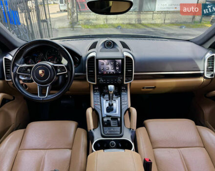 Сірий Порше Cayenne, об'ємом двигуна 3.6 л та пробігом 61 тис. км за 29900 $, фото 12 на Automoto.ua