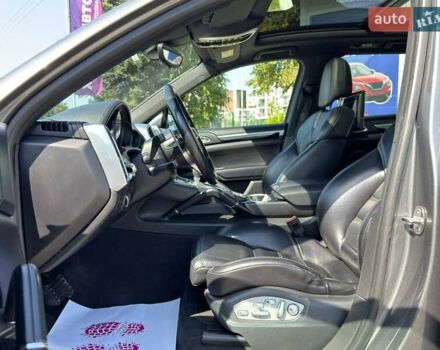 Сірий Порше Cayenne, об'ємом двигуна 2.97 л та пробігом 162 тис. км за 43200 $, фото 8 на Automoto.ua