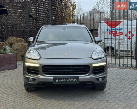 Сірий Порше Cayenne, об'ємом двигуна 3.6 л та пробігом 61 тис. км за 29900 $, фото 1 на Automoto.ua